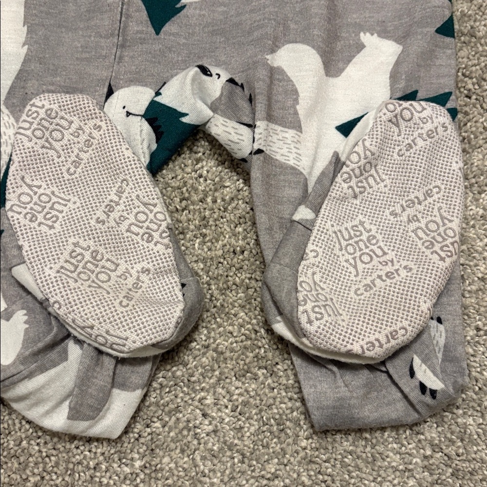 Infant name brand Christmas/winter Pajamas lot 18 months - Picture 5 of 12